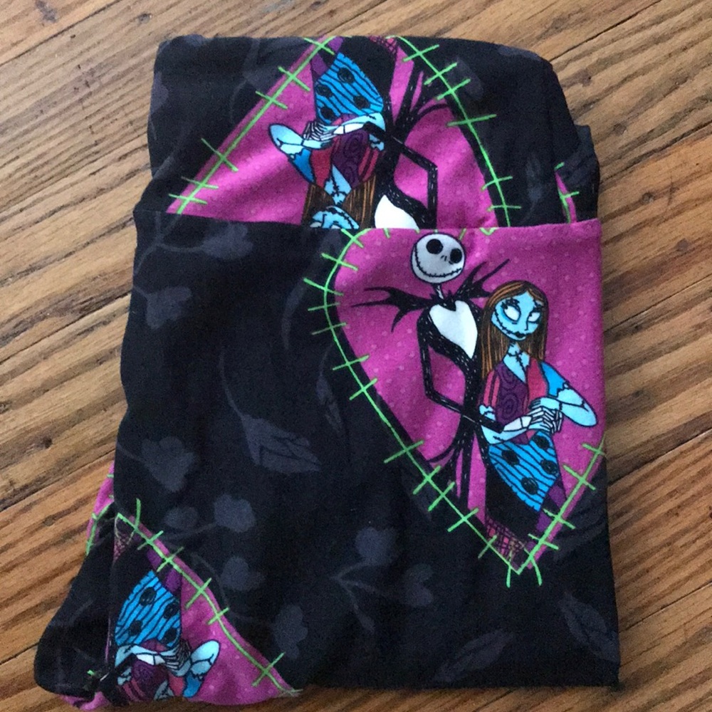 BNWT LuLaRoe OS Nightmare Before Christmas Legging
